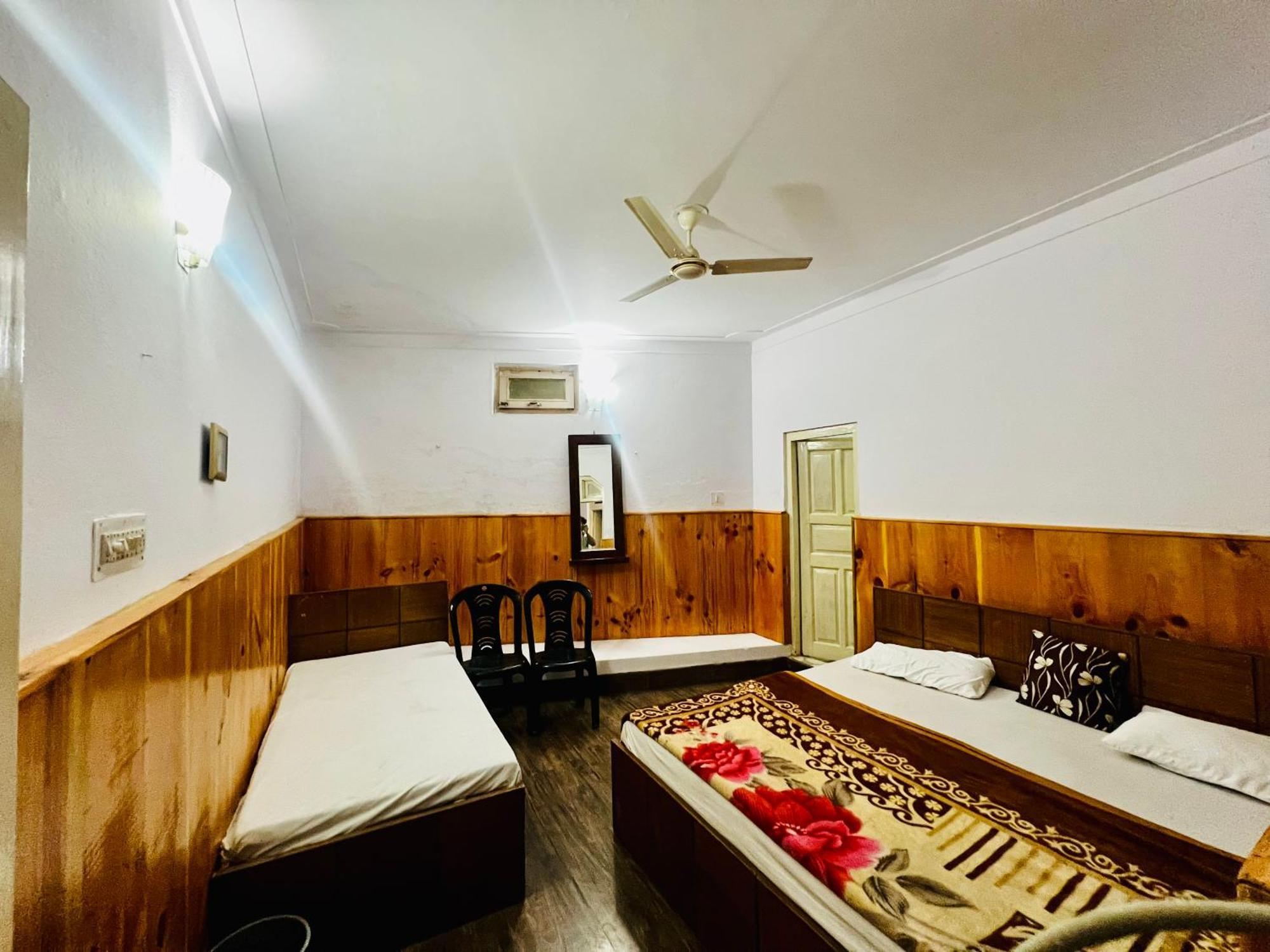 Inder Palace Barkot Exterior foto